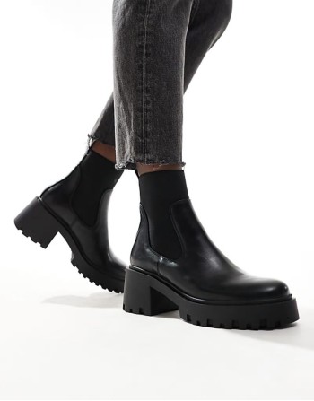 Rowan chunky chelsea boots in black