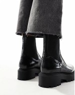 flat ankle boot in black