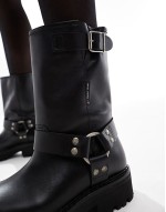 urban biker boots in black