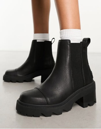 Joan Now heeled chelsea boot in black