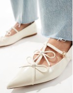 bow detail pointed flat shoe in white